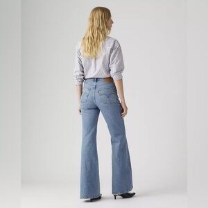 Levi's Ribcage Bell Jeans Size: 27